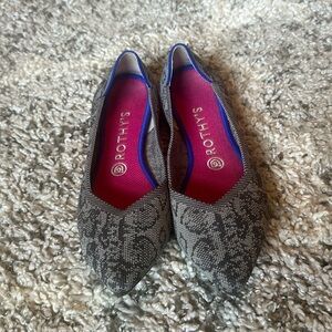 Rothys Grey Python Snake Point Flat 8.5 Limited Edition EUC